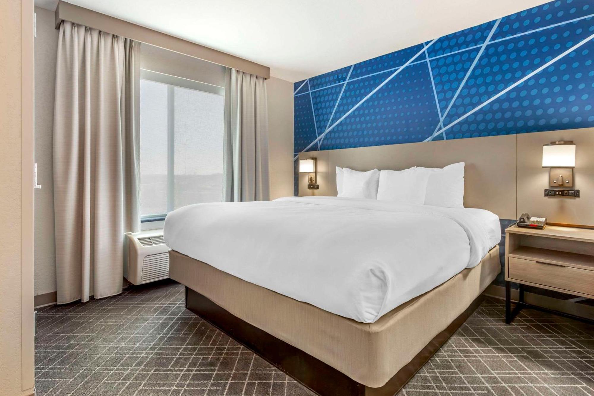 คอมฟอร์ต สวีท วิตเซตต์ - กรีนส์โบโร อีสต์ Hotel Whitsett ภายนอก รูปภาพ