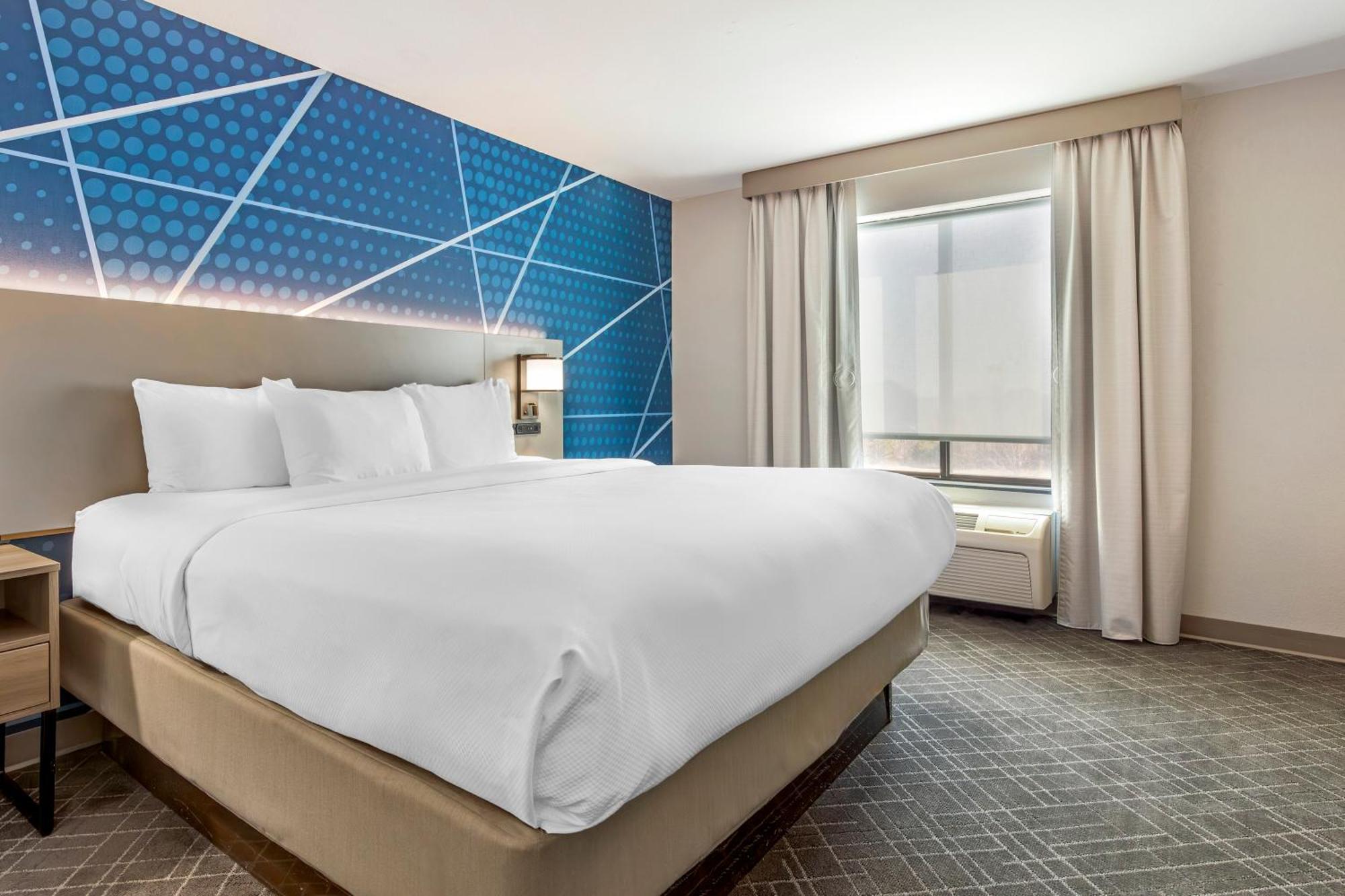 คอมฟอร์ต สวีท วิตเซตต์ - กรีนส์โบโร อีสต์ Hotel Whitsett ภายนอก รูปภาพ