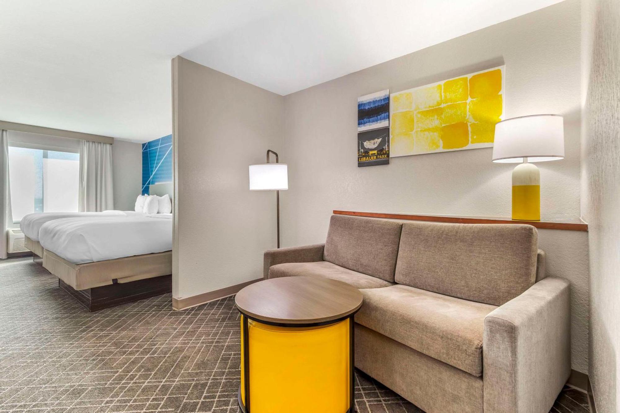 คอมฟอร์ต สวีท วิตเซตต์ - กรีนส์โบโร อีสต์ Hotel Whitsett ภายนอก รูปภาพ