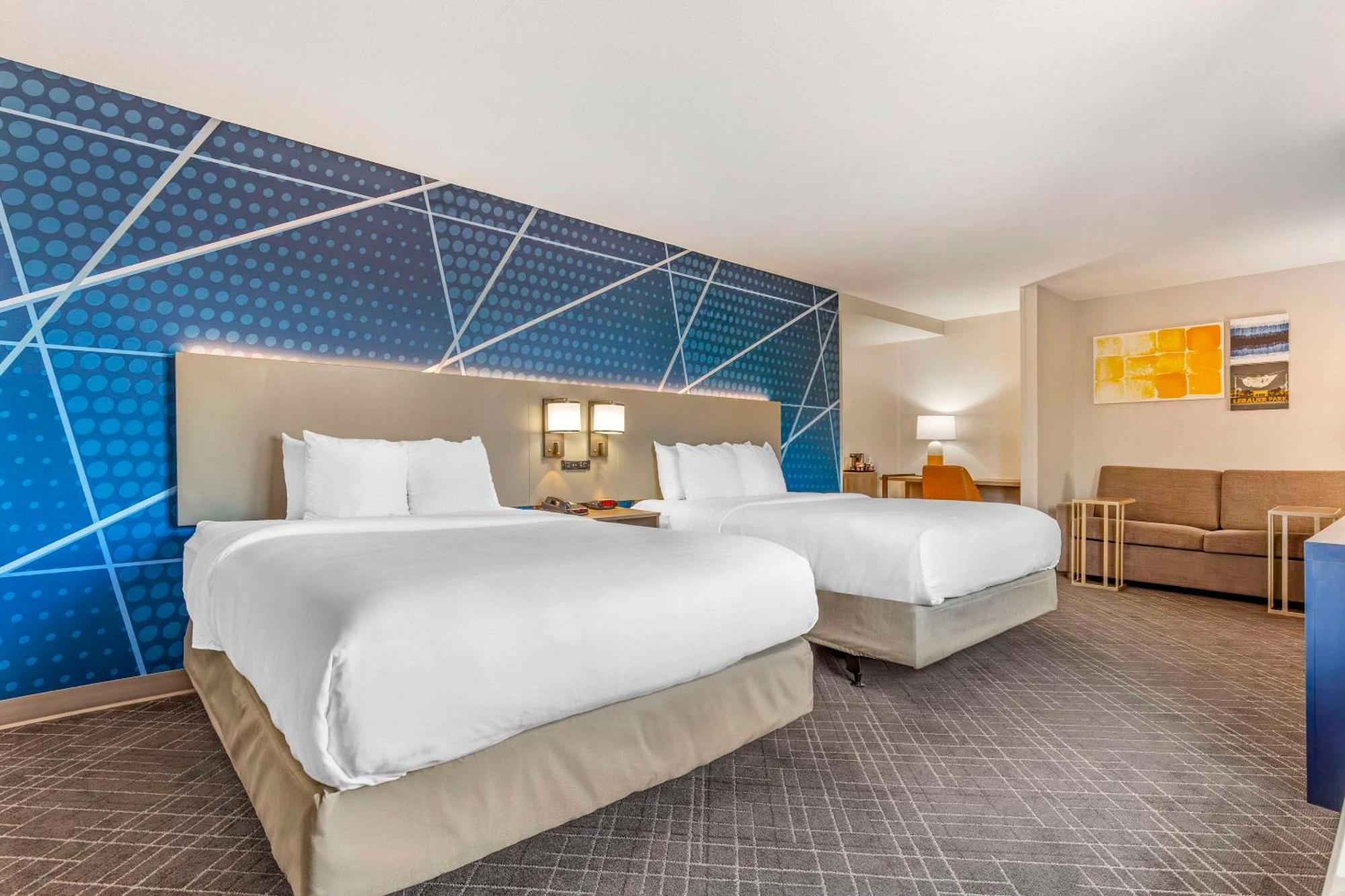 คอมฟอร์ต สวีท วิตเซตต์ - กรีนส์โบโร อีสต์ Hotel Whitsett ภายนอก รูปภาพ
