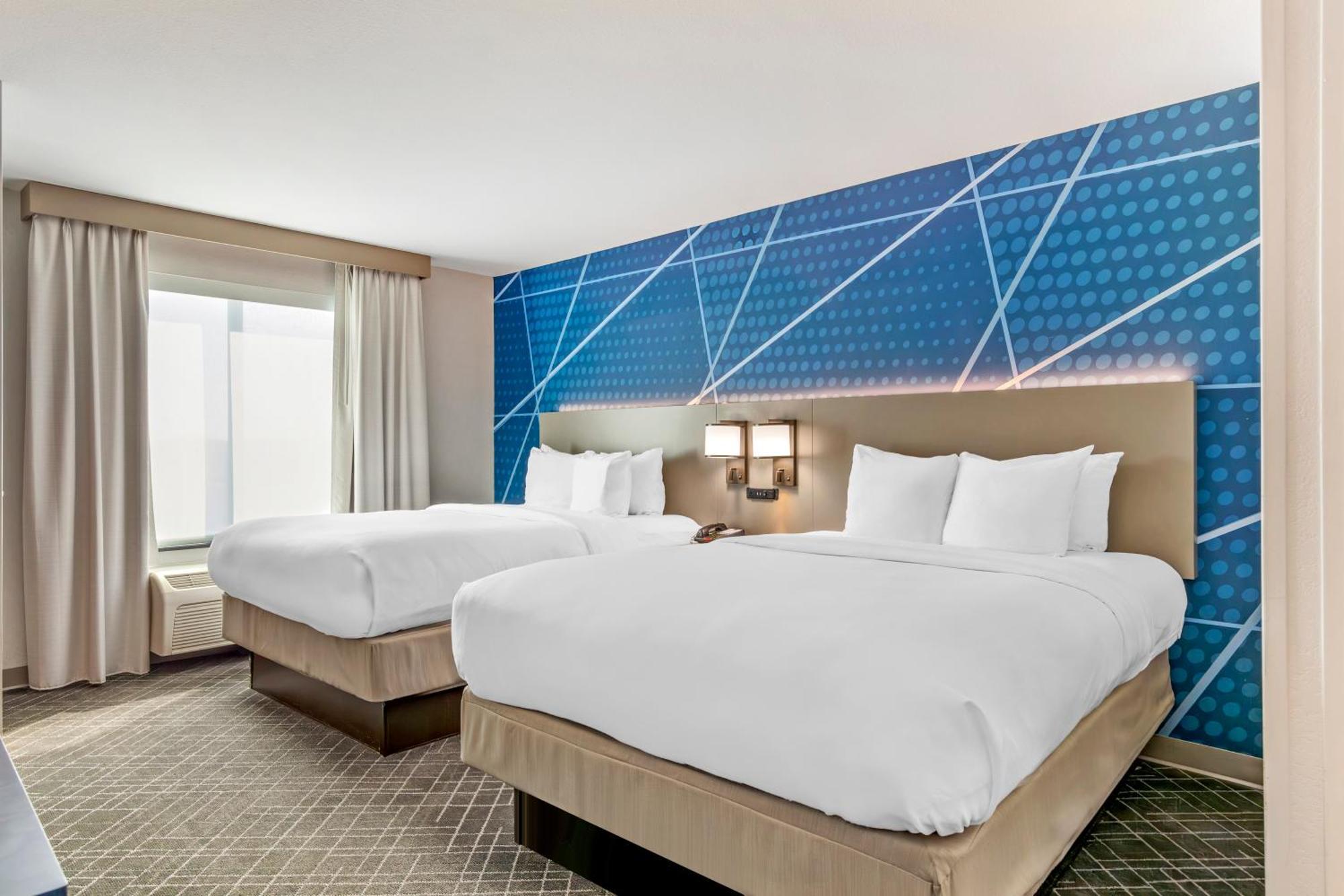 คอมฟอร์ต สวีท วิตเซตต์ - กรีนส์โบโร อีสต์ Hotel Whitsett ภายนอก รูปภาพ