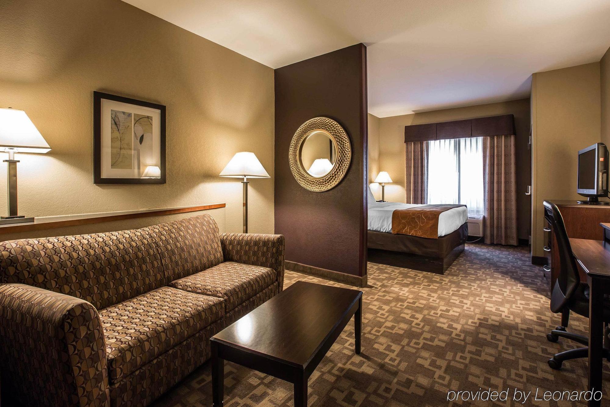 คอมฟอร์ต สวีท วิตเซตต์ - กรีนส์โบโร อีสต์ Hotel Whitsett ภายนอก รูปภาพ