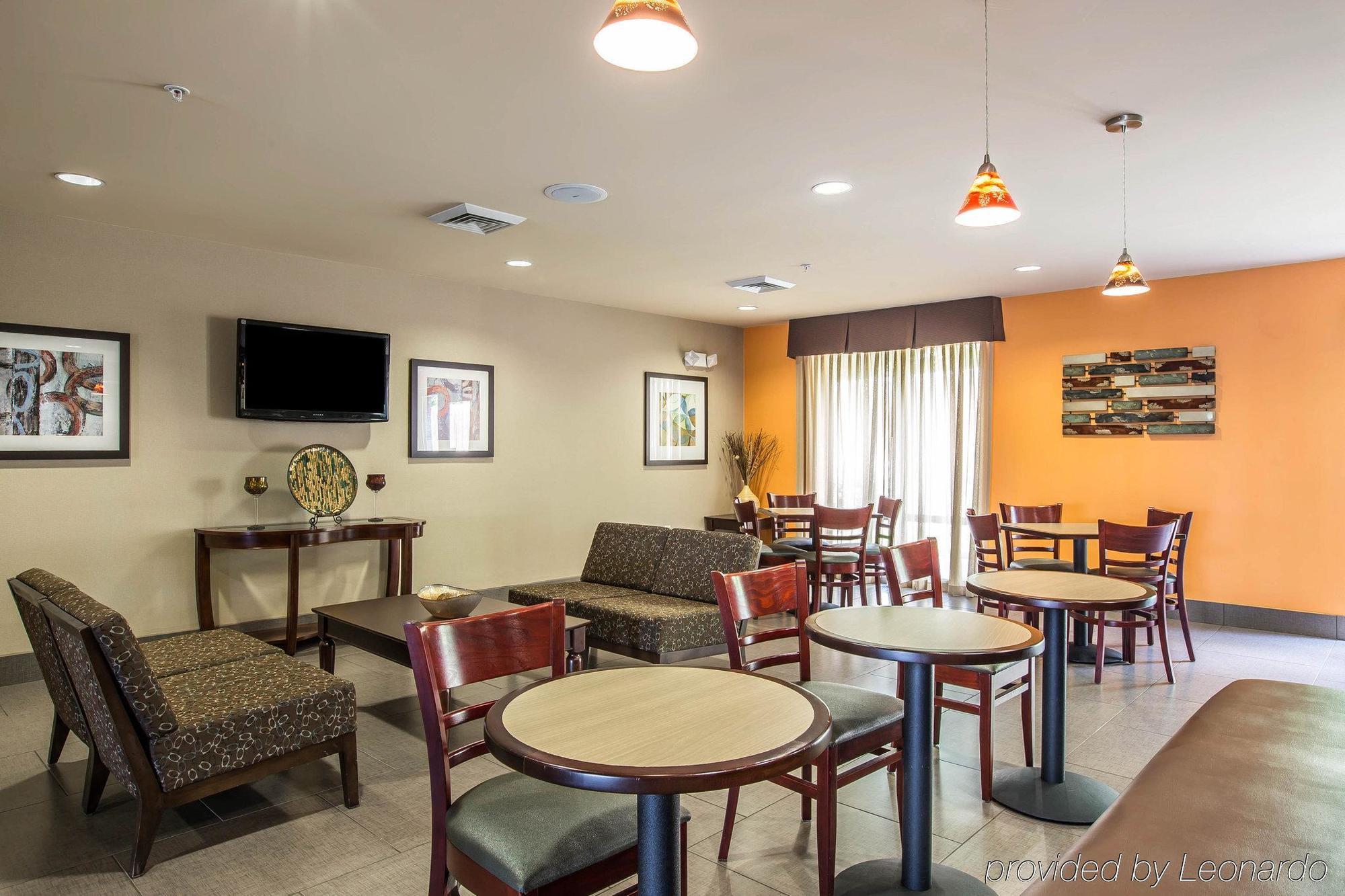 คอมฟอร์ต สวีท วิตเซตต์ - กรีนส์โบโร อีสต์ Hotel Whitsett ภายนอก รูปภาพ