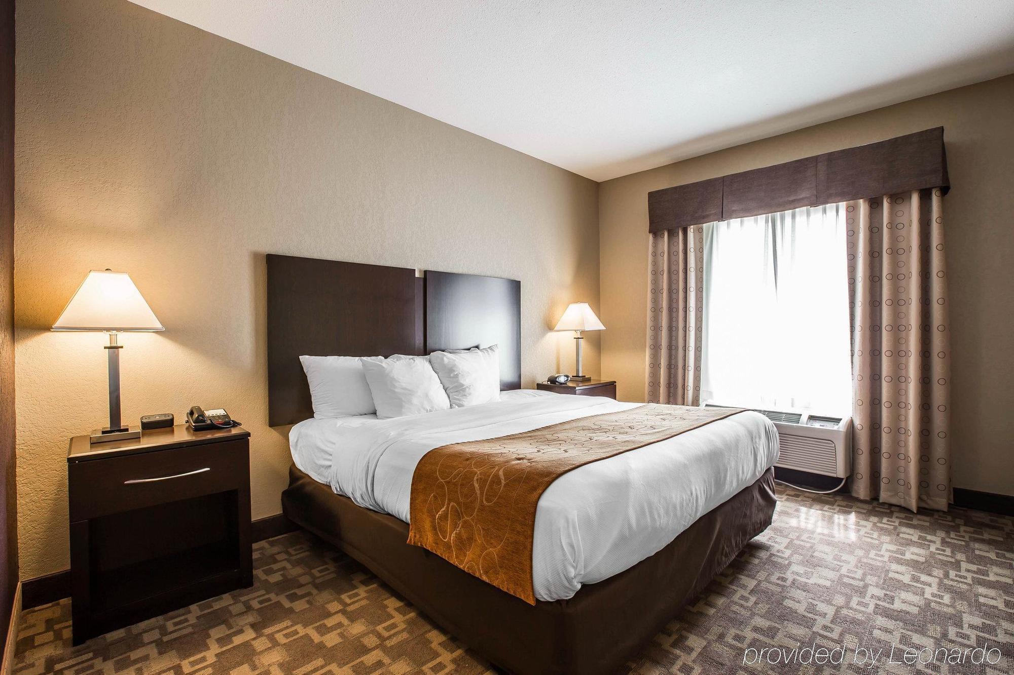 คอมฟอร์ต สวีท วิตเซตต์ - กรีนส์โบโร อีสต์ Hotel Whitsett ภายนอก รูปภาพ