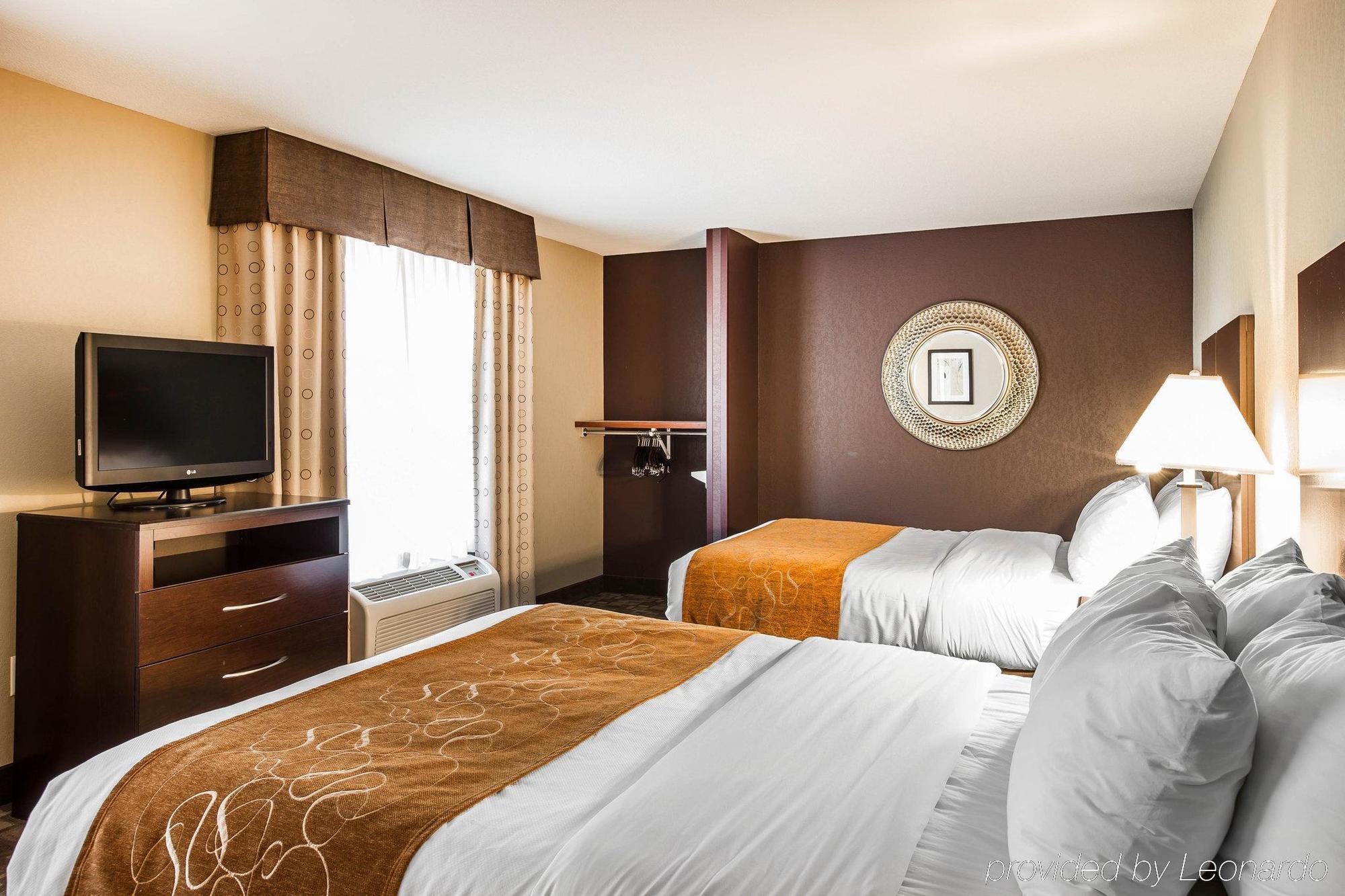 คอมฟอร์ต สวีท วิตเซตต์ - กรีนส์โบโร อีสต์ Hotel Whitsett ภายนอก รูปภาพ