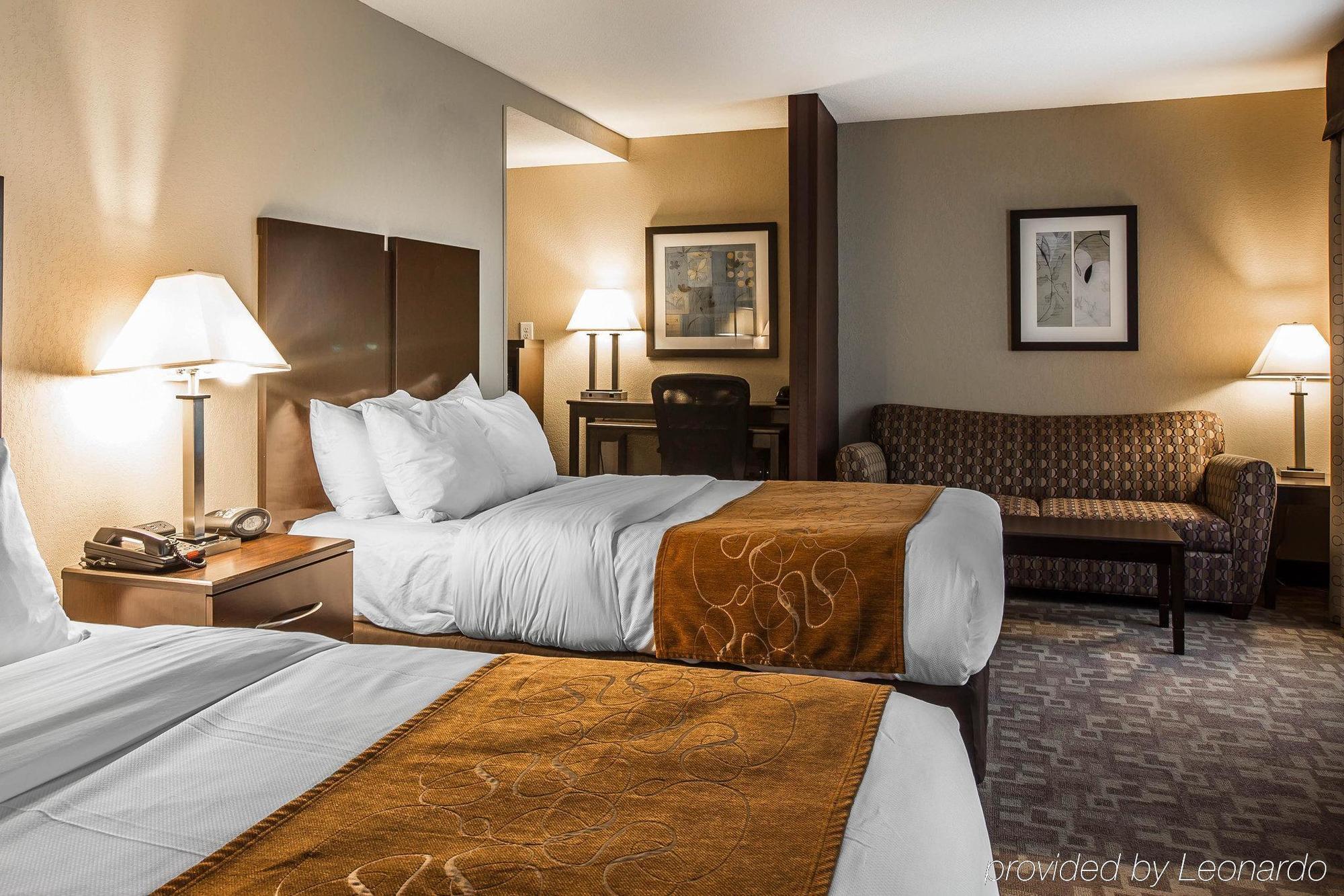 คอมฟอร์ต สวีท วิตเซตต์ - กรีนส์โบโร อีสต์ Hotel Whitsett ภายนอก รูปภาพ